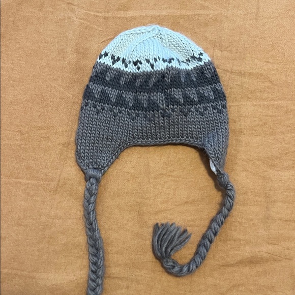 North face beanie - Picture 2 of 3